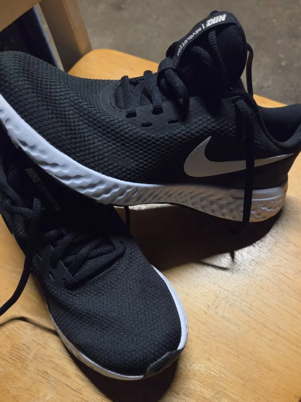 Women's Nike Size 7 Revolution